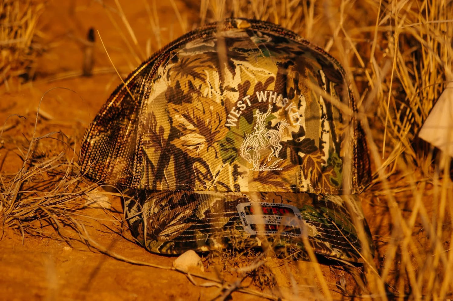 Camo hat w/ cream