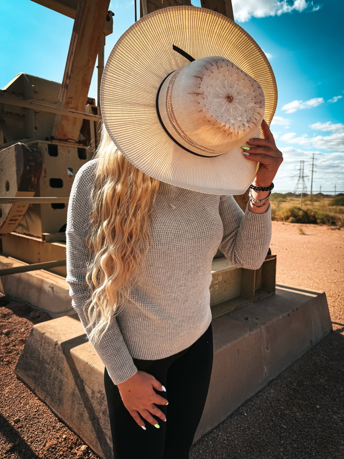 Grey vback sweater
