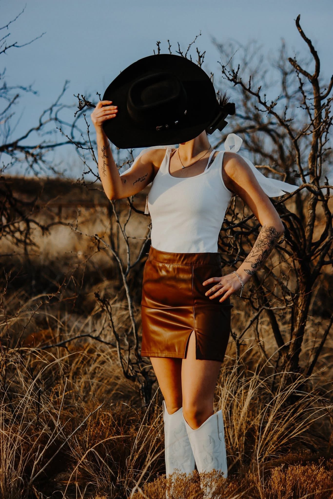 White tank w/ Bow
